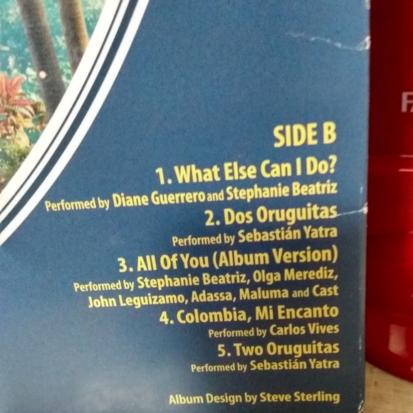 Disney Encanto LP Pre-owned - Picture 5 of 13